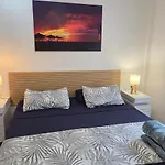 Casa Elena Pacos アパート フエンヒロラ